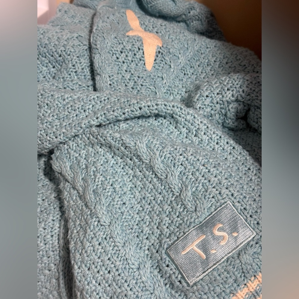 1989 Taylor Swift cardigan